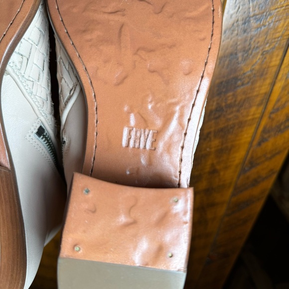 Frye Womens Carson Woven Boot Size 10 Ankle Booties Leather Western Off White - Picture 12 of 16